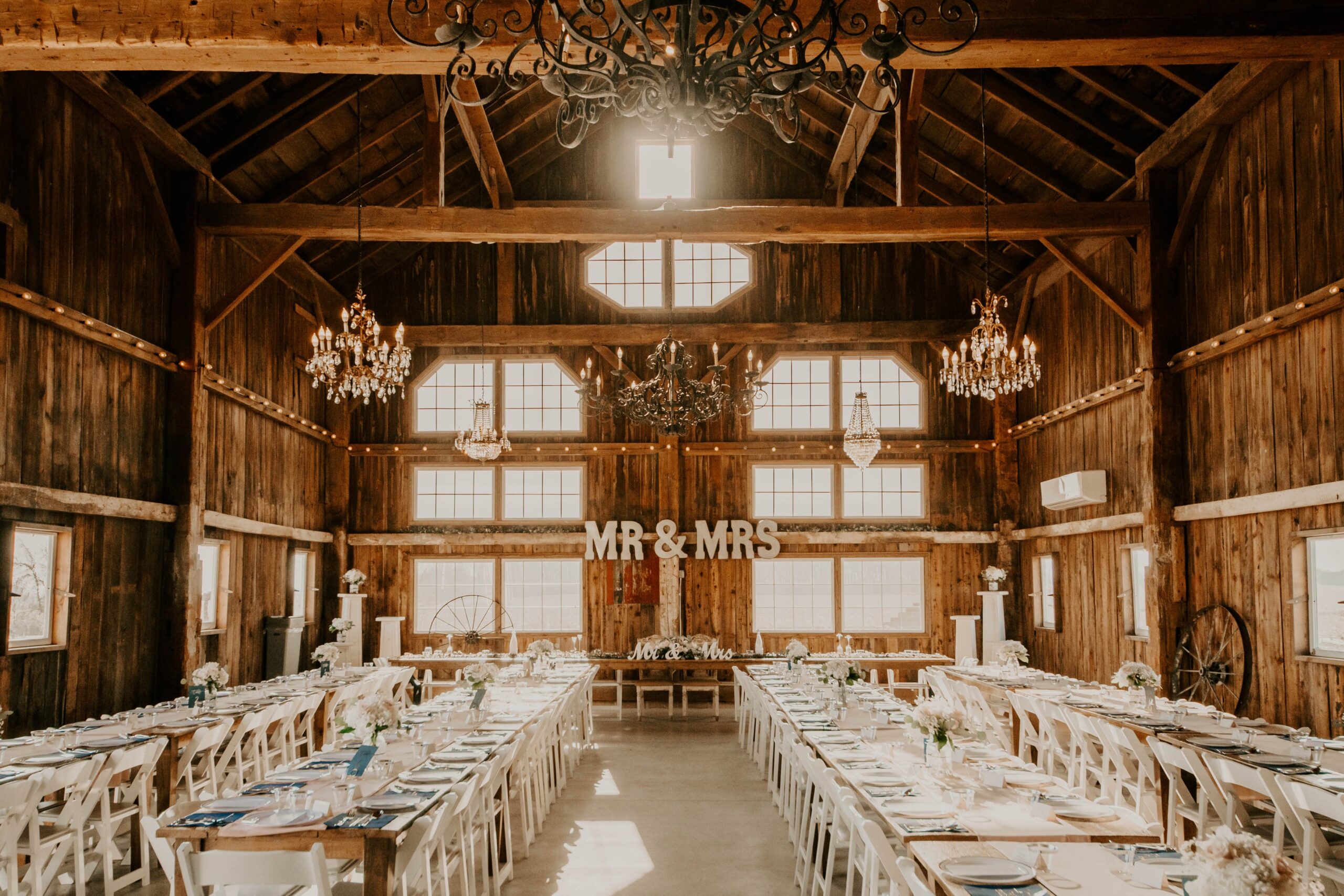 Michigan barn wedding venue reception space